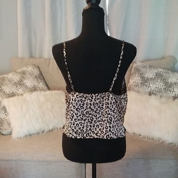 FOREVER 21 wovenTop Black and tan new with tags medium - Picture 2 of 10
